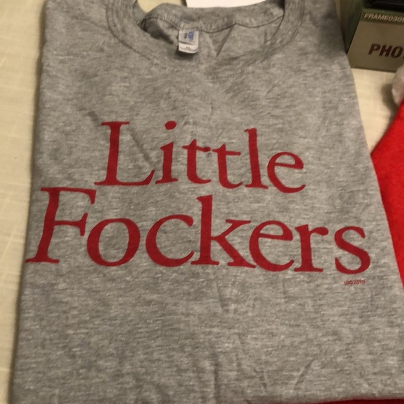 LITTLE FOCKERS MOVIE PROMO - MEN’S TEE WOMEN’S TEE ALBUM SANTA HATS MAGNETS #532 - Picture 2 of 10